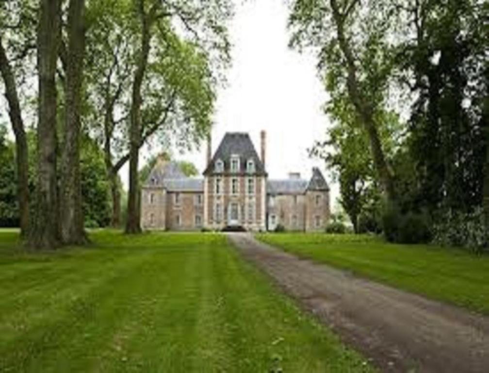 Chateau De Villars Villeneuve-sur-Allier Exteriör bild