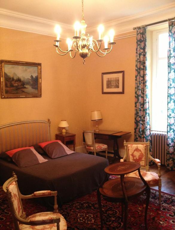 Chateau De Villars Villeneuve-sur-Allier Rum bild