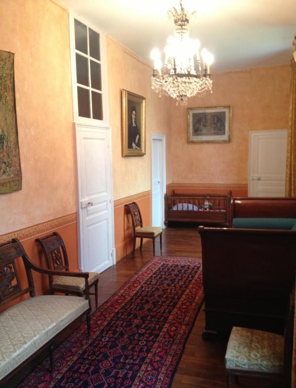 Chateau De Villars Villeneuve-sur-Allier Rum bild